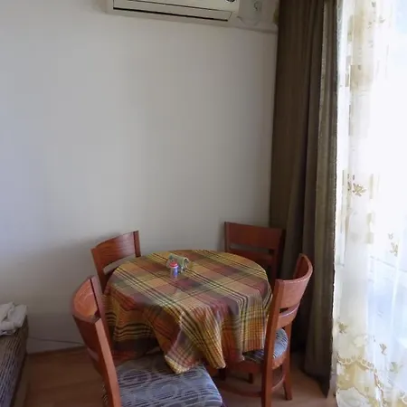 Форт Нокс Холидей 7 Apartman Napospart